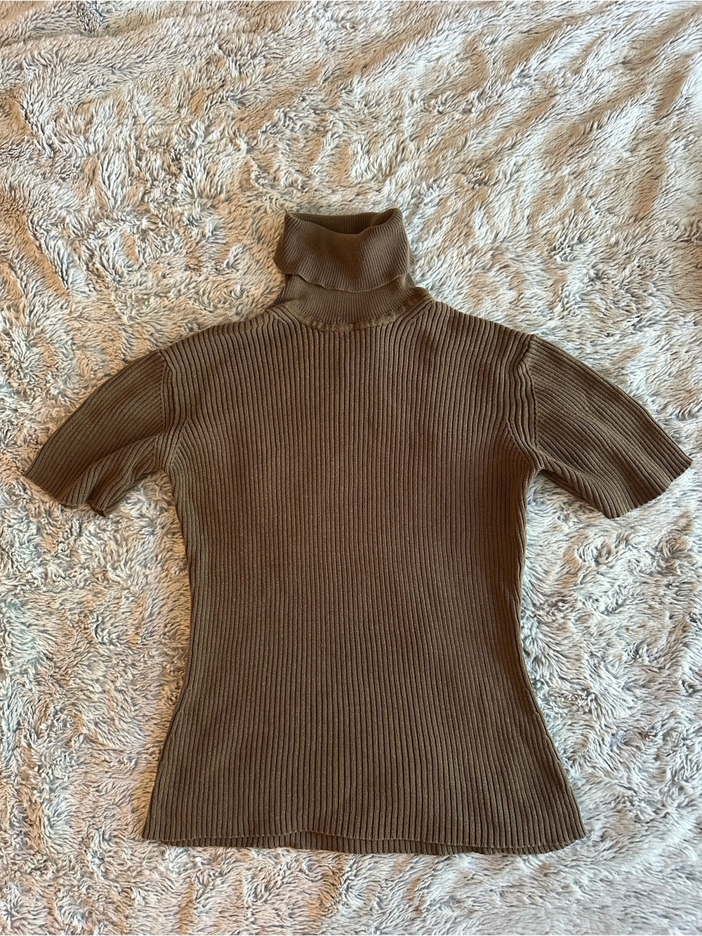 Banana Republic Vintage 100% Silk short sleeved Turtleneck